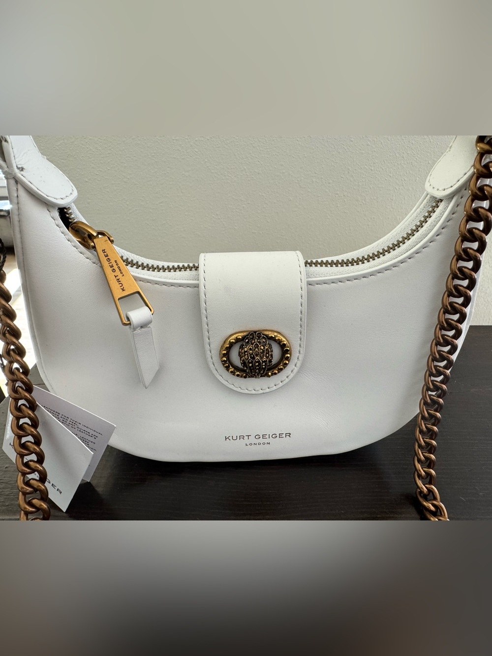 Kurt Geiger White Leather Crossbody Bag with Gold Chain Detail NWT - Picture 3 of 8